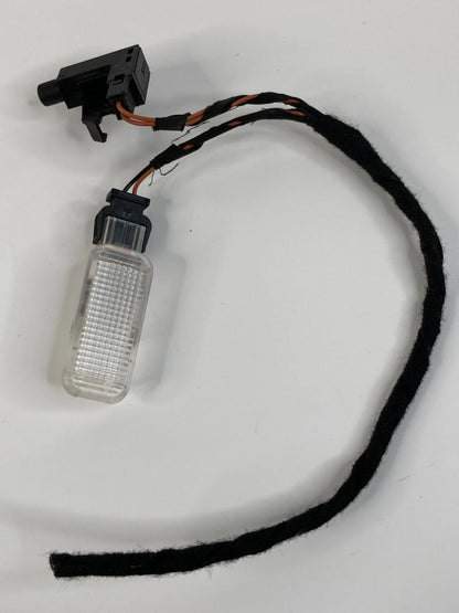 1998-2010 VOLKSWAGEN BEETLE GLOVE BOX COUTESY LIGHT LAMP W/ PARKING BRAKE SENSOR