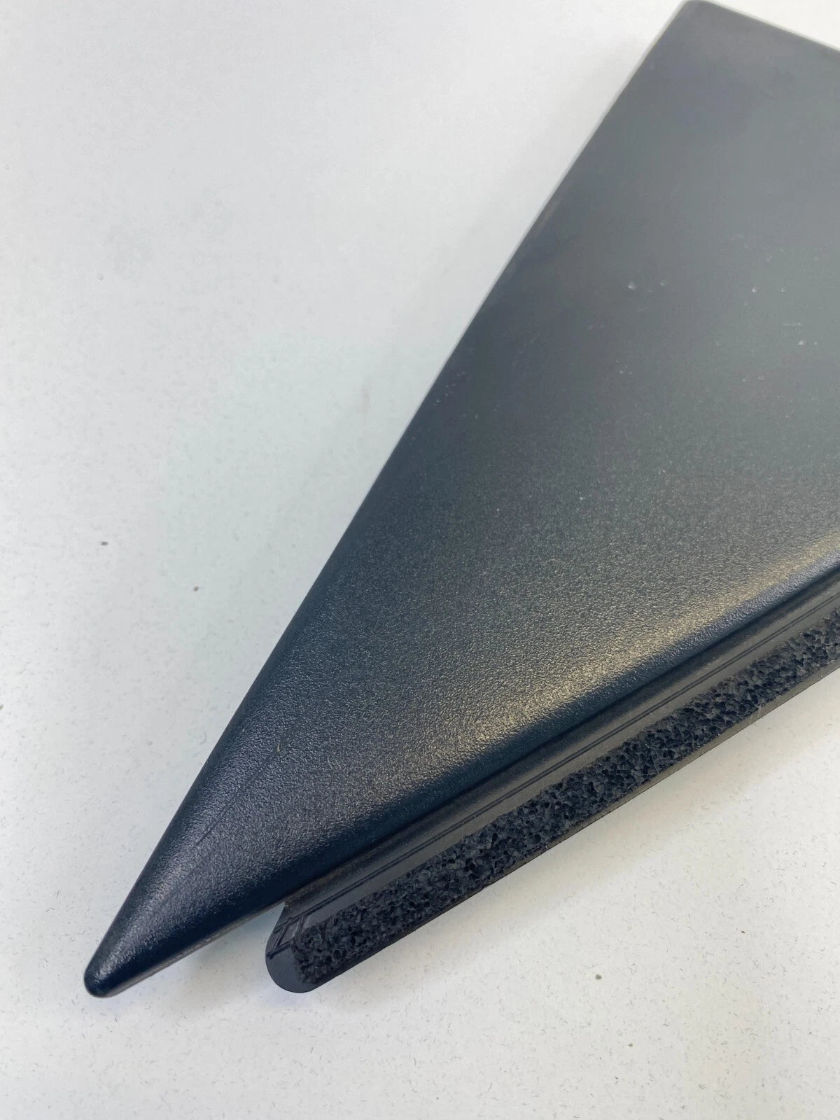 2007-2012 MAZDA CX-7 REAR RIGHT EXTERIOR DOOR PANEL CORNER TRIM MOLDING OEM