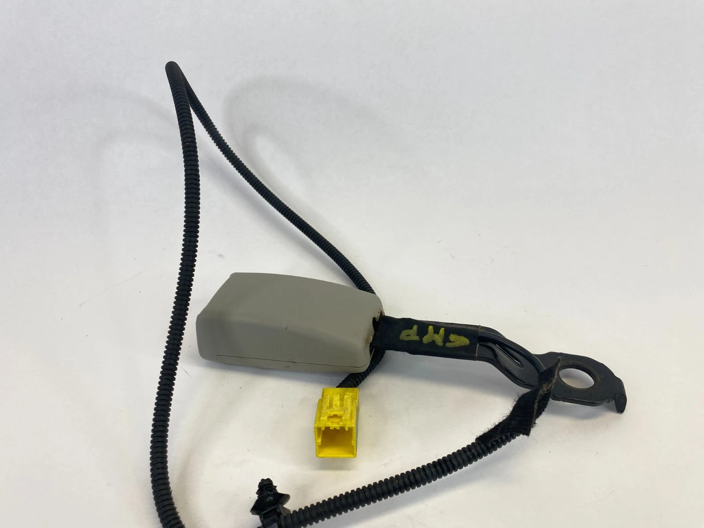 2011-2013 KIA FORTE FRONT RIGHT PASSENGER SIDE SEAT BELT BUCKLE 888401M80080 OEM