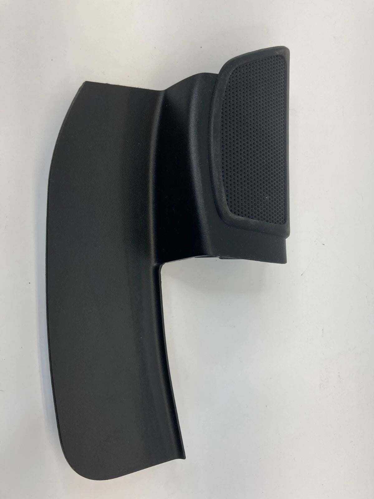 2012-2018 FORD FOCUS FRONT RIGHT SIDE DOOR TWEETER COVER TRIM BM51-18C862-A