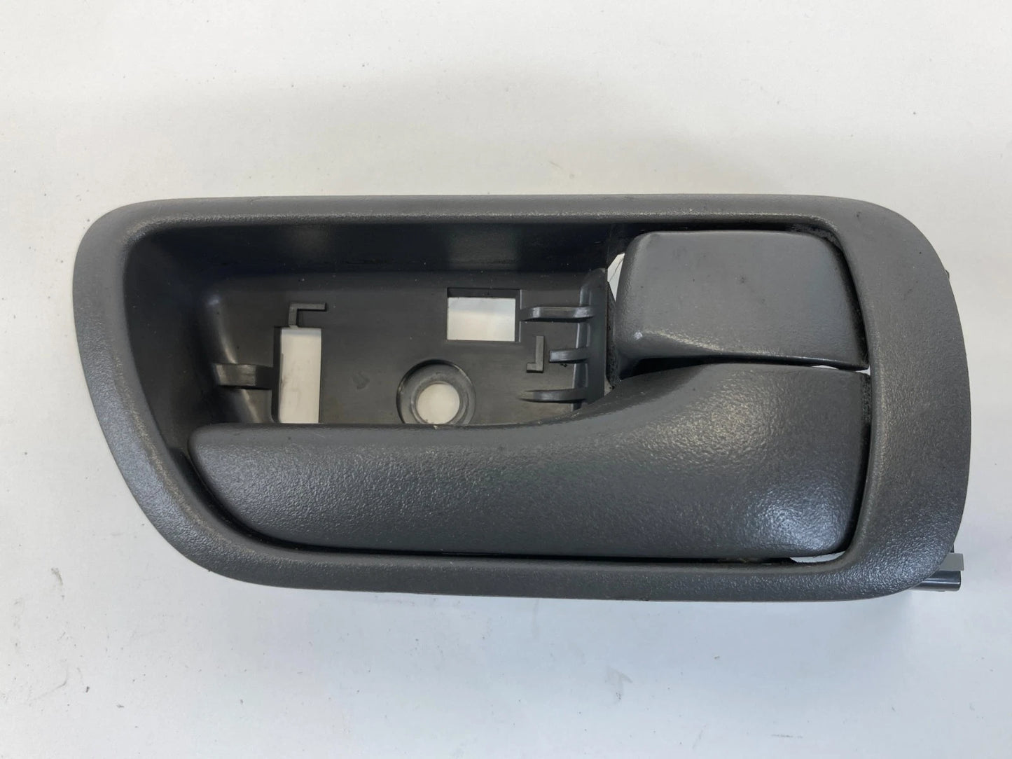 2002-2006 TOYOTA CAMRY FR PASSENGER RH INSIDE DOOR HANDLE OEM FACTORY 69273AA020