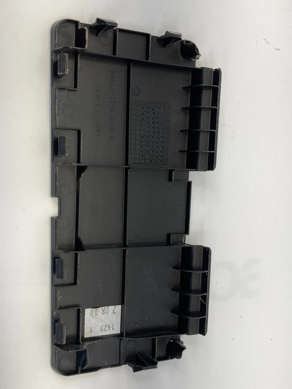 17-20 ACURA MDX REAR QUARTER PANEL LEFT FUSE BOX ACCESS COVER 84666-TZ5A-A010
