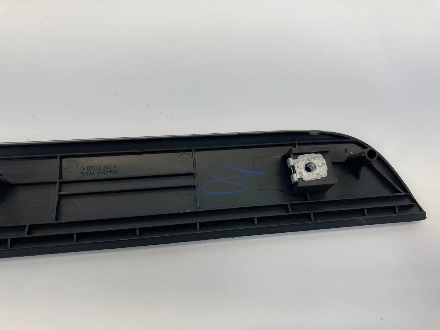 2011-1018 VOLKSWAGEN JETTA RIGHT PASSENGER SIDE INSTRUMENT PANEL TRIM BEZEL OEM