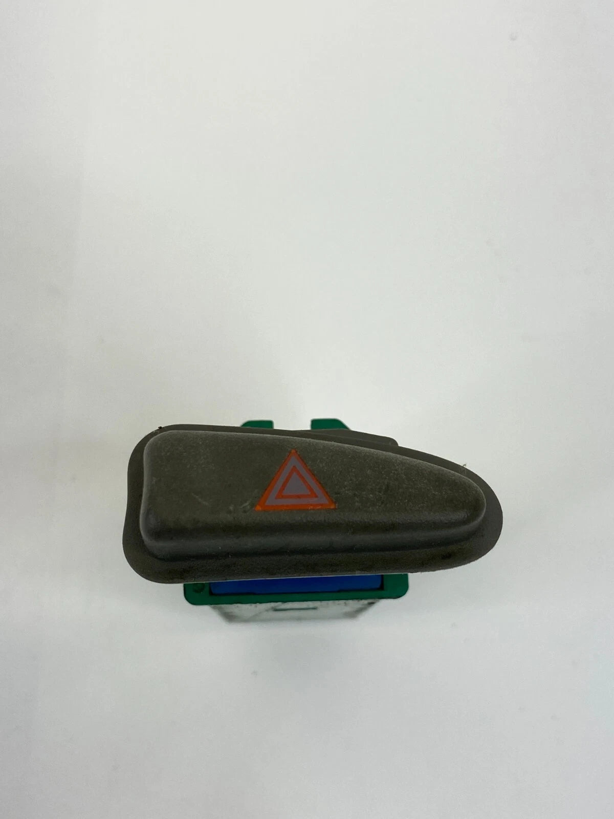 1999-2005 PONTIAC GRAND AM EMERGENCY HAZARD LIGHT CONTROL BUTTON SWITCH OEM