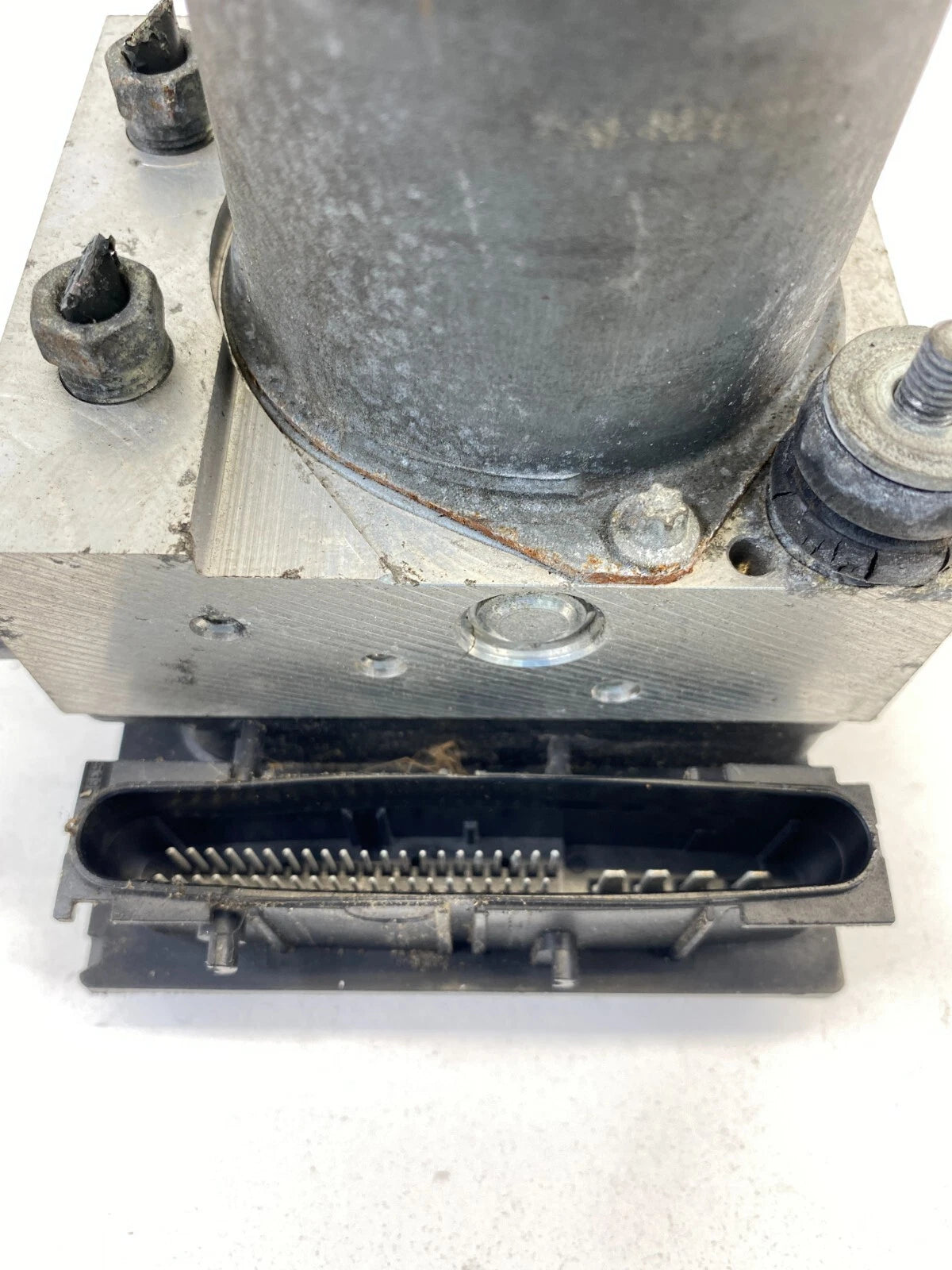 09 10 SUBARU FORESTER 2.5L H4 AT AWD ABS ANTI LOCK BRAKE PUMP MODULE 27536-SC002