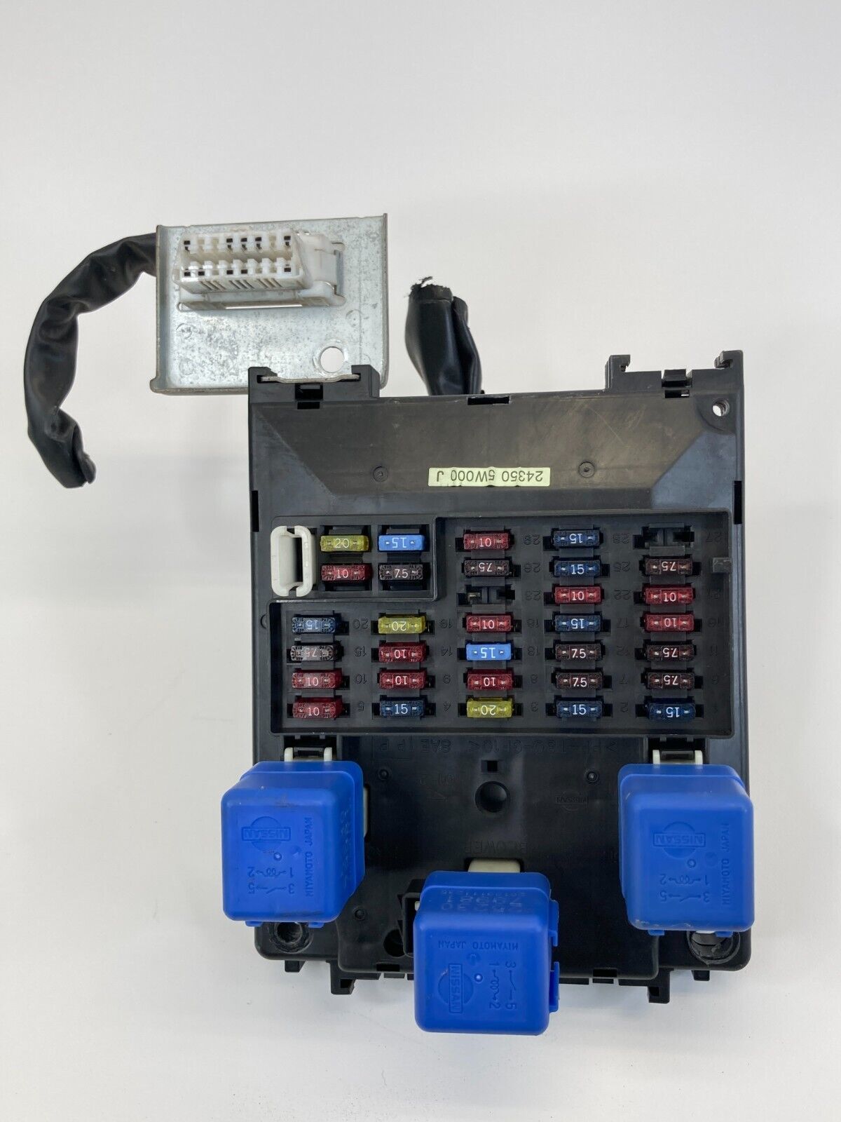 2002-2004 Nissan Pathfinder Dash Interior Fuse Box Junction Block 24350-5W900