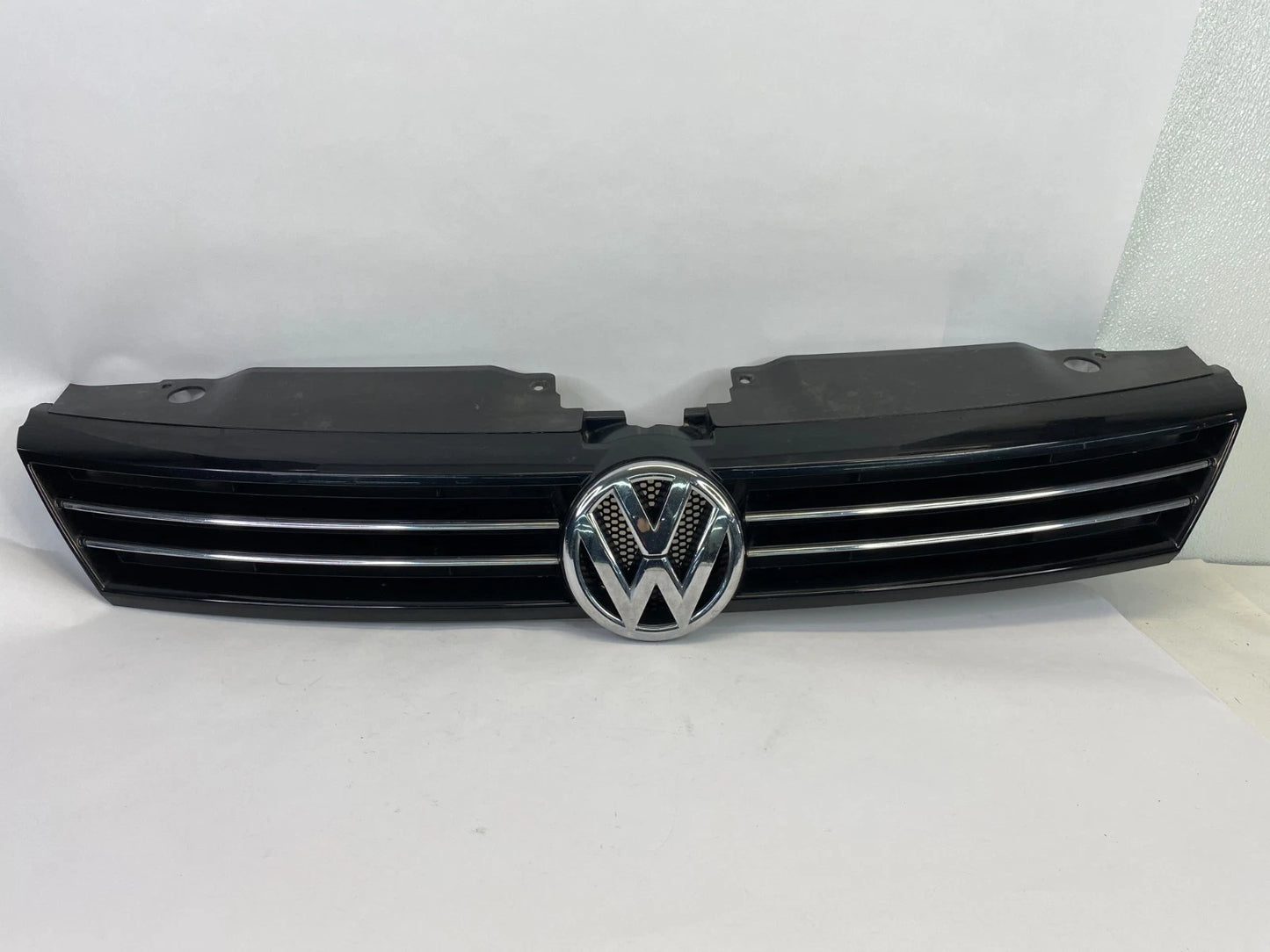2011-2014 VOLKSWAGEN JETTA FRONT BUMPER UPPER GRILL GRILLE 5C6-853-653