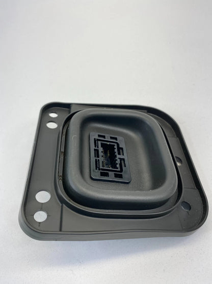 2009-2014 NISSAN CUBE RIGHT INSTRUMENT PANEL LOWER COVER BRACKET 68926-1FC1A