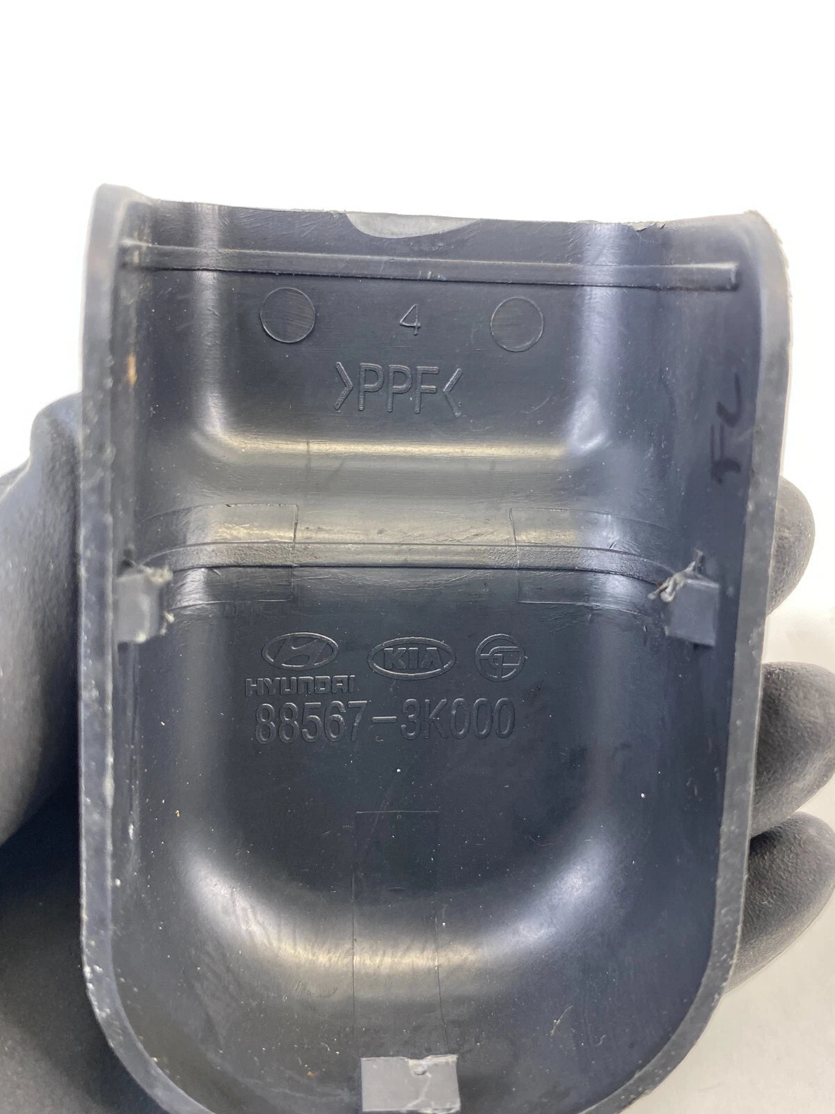 07-10 HYUNDAI ELANTRA SDN FRONT LEFT SEAT TRACK CAP COVER TRIM 88567-3K000 OEM