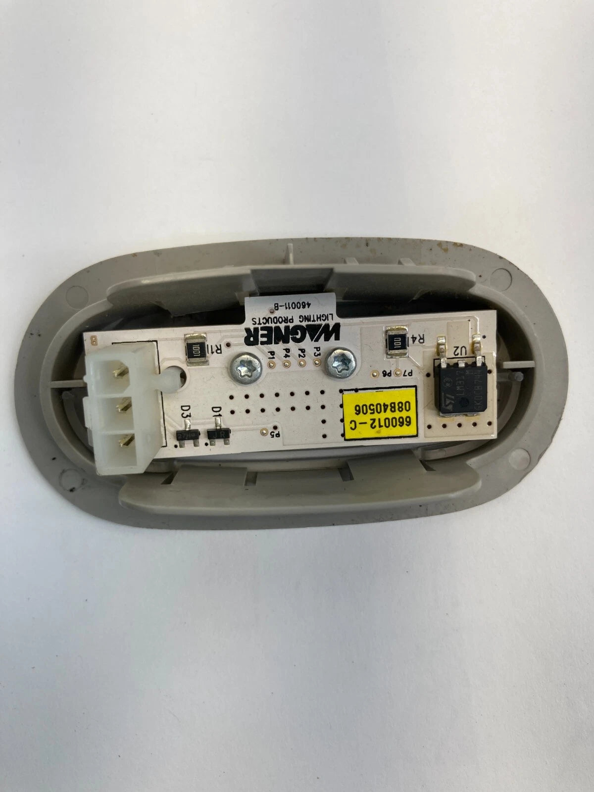 2008-2010 CHRYSLER TOWN & COUNTRY FRONT RIGHT INNER DOOR COURTESY LAMP 660012-C