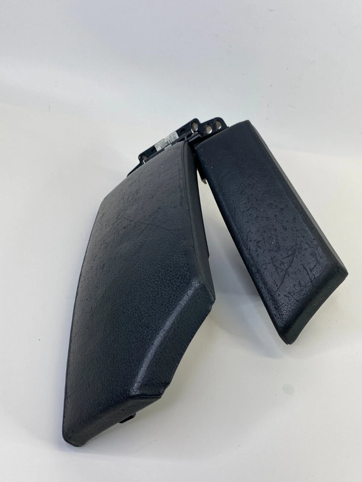 2009 2010 BMW 530I FRONT CENTER CONSOLE ARMREST LID ASSEMBLY 51169144941 OEM