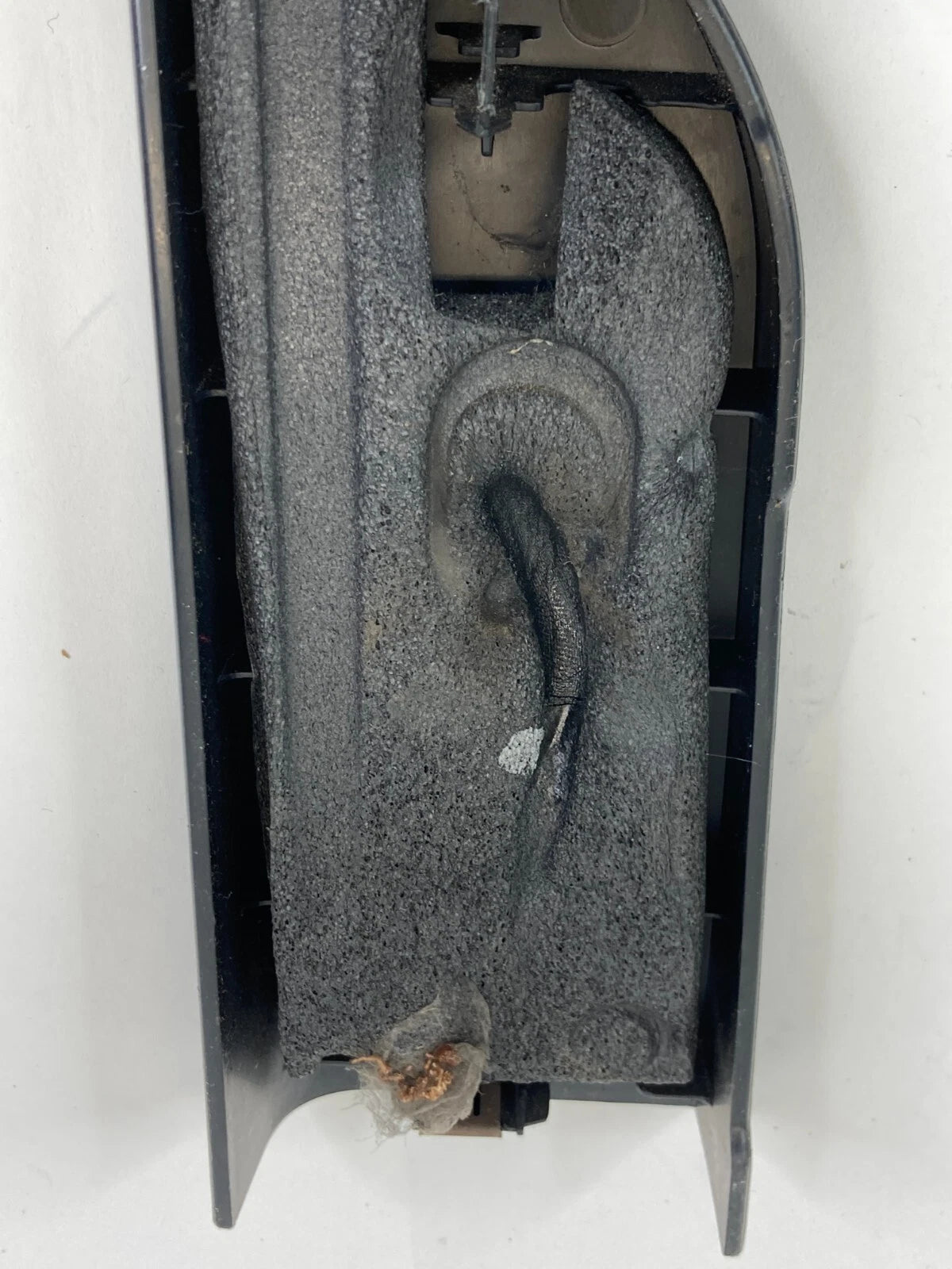 08-10 CHRYSLER TOWN & COUNTRY FRONT RIGHT INNER DOOR MIRROR CORNER COVER TRIM
