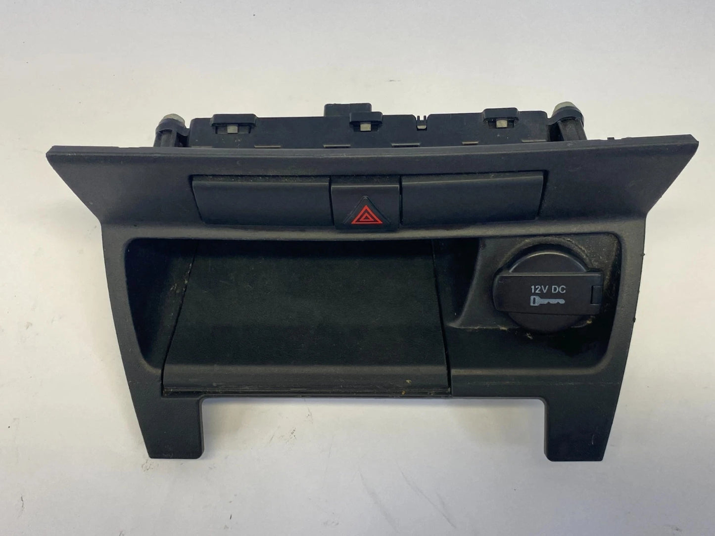 2010-2012 DODGE CALIBER CENTER DASH HAZARD LIGHT SWITCH POCKET 12V 68056900AA