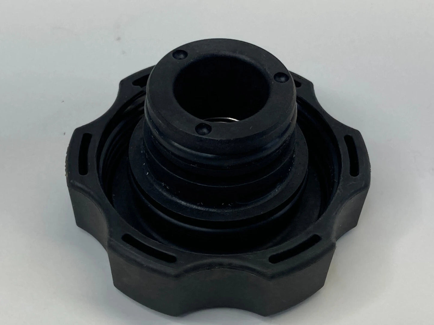 2012-2020 CHEVROLET IMPALA RESERVOIR COOLANT RADIATOR SURGE TANK CAP TOP COVER