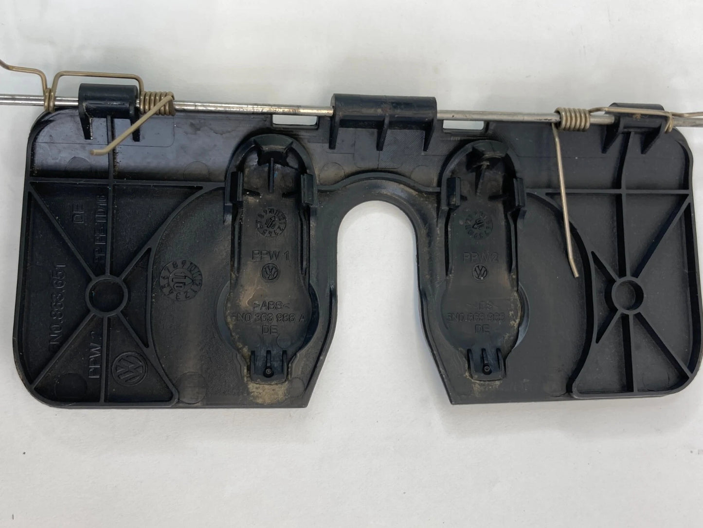 2009-2017 VOLKSWAGEN TIGUAN TRUNK HATCH LATCH TRIM FLAP COVER 5N0-863-988 OEM