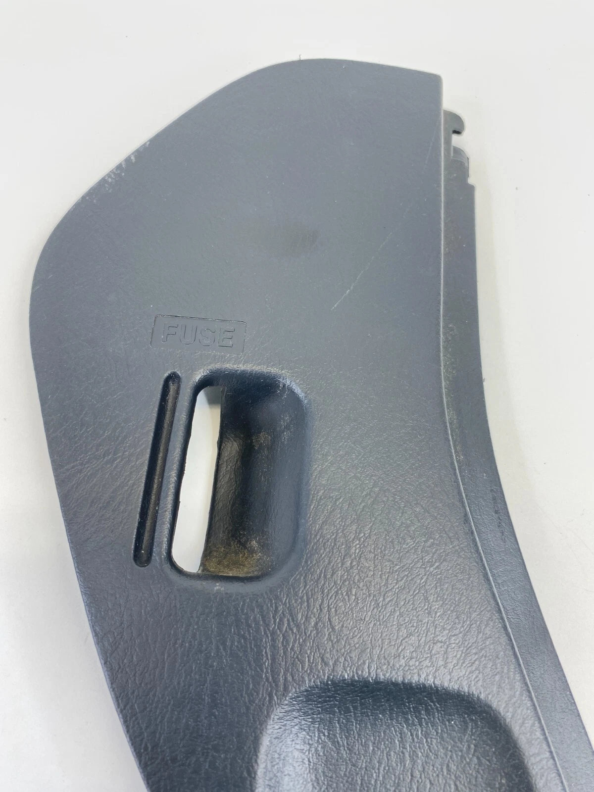 98 99 00 01 02 HONDA ACCORD DASH PANEL RIGHT FUSE BOX DOOR TRIM COVER 77211S84