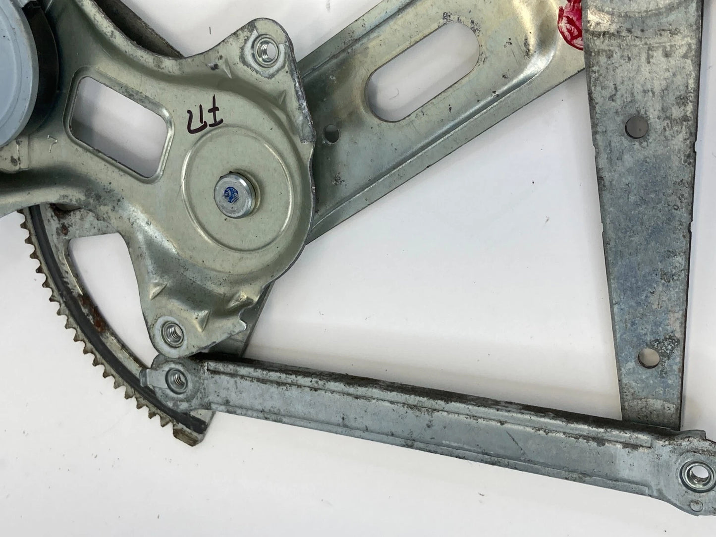 2004-2009 TOYOTA PRIUS FRONT RIGHT WINDOW REGULATOR WITH MOTOR OEM 85710-35180
