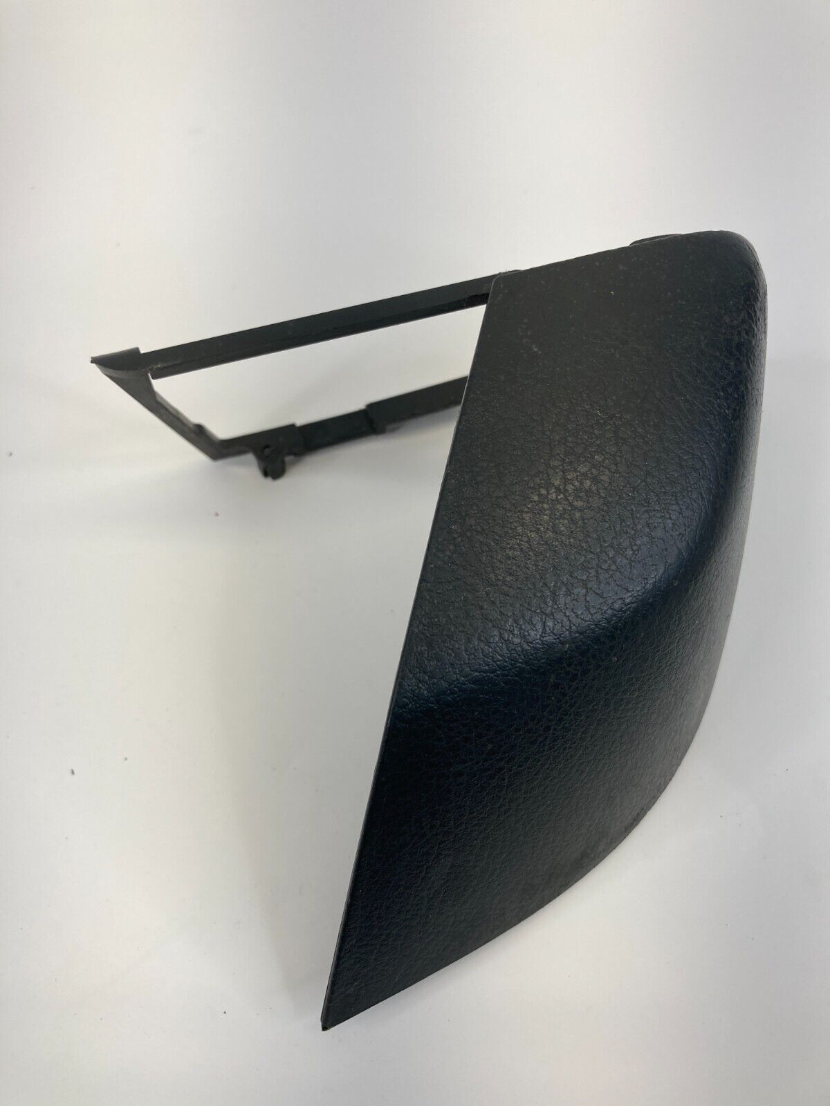 2009-2011 Chevrolet Aveo Front Left Door Pocket Armrest Cover Trim 96649613 OEM