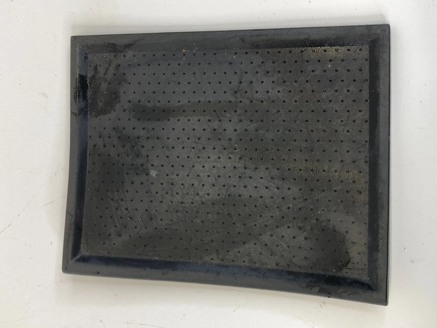 04-08 PONTIAC GRAND PRIX CENTER CONSOLE STORAGE RUBBER MAT INSERT OEM 100256
