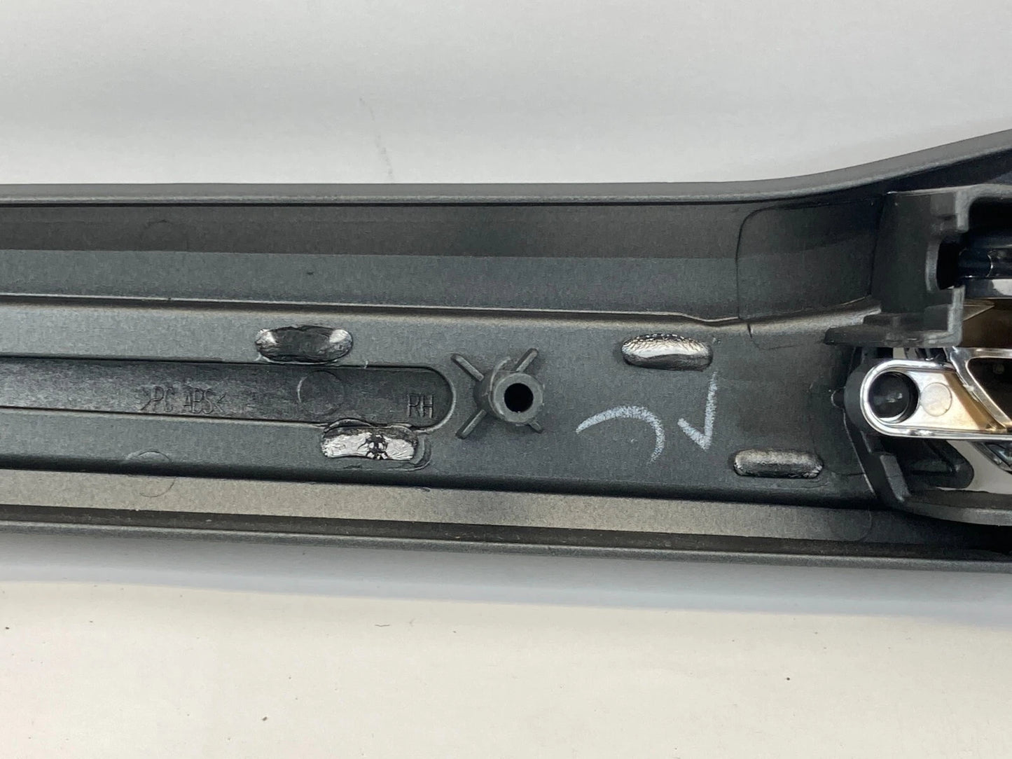 2013-2016 FORD FUSION REAR RIGHT SIDE INTERIOR DOOR HANDLE TRIM DS73-18C928AA