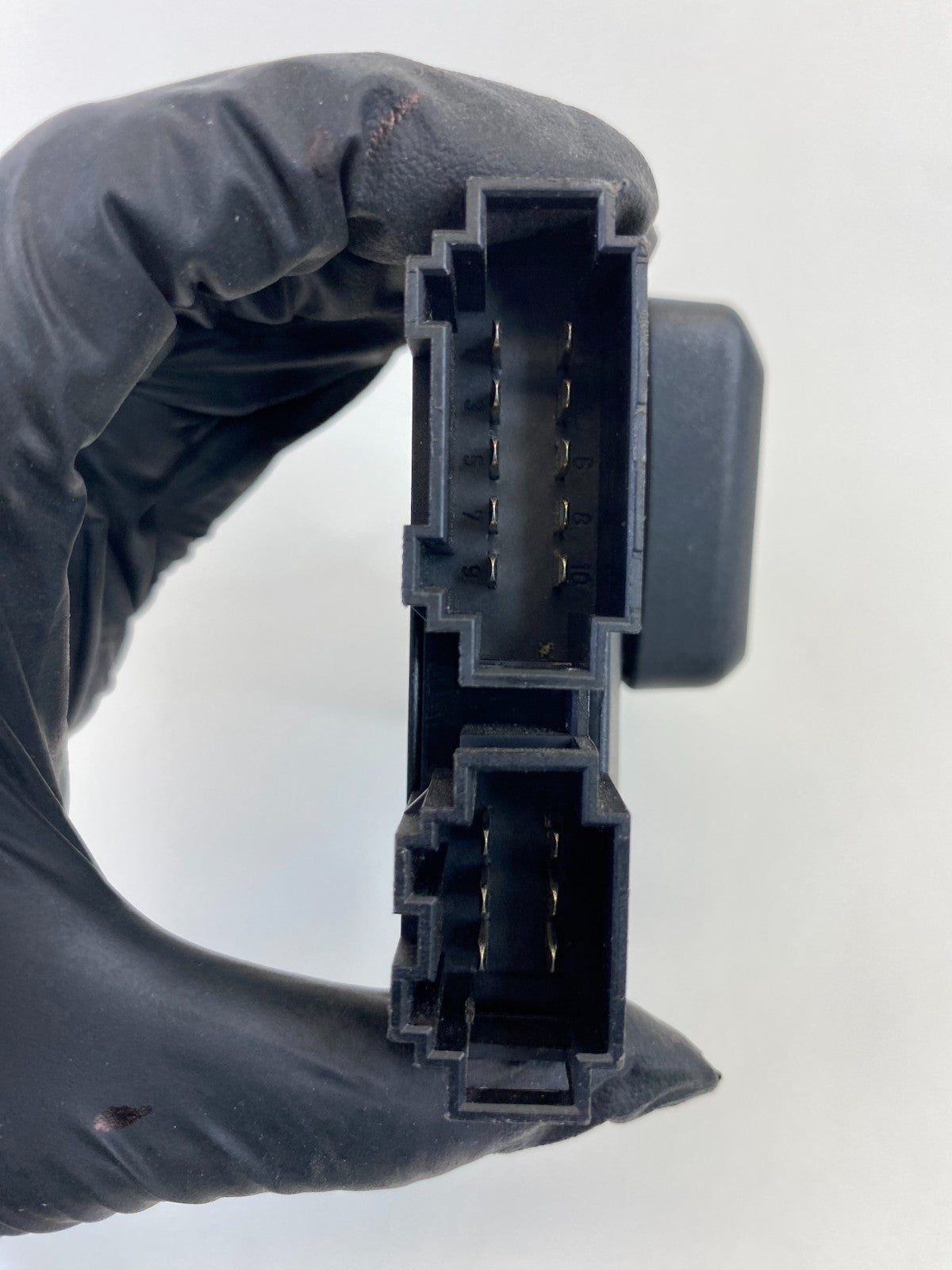 2009-2017 Volkswagen CC Front Right Power Seat Adjuster Switch 8K0-959-748 OEM