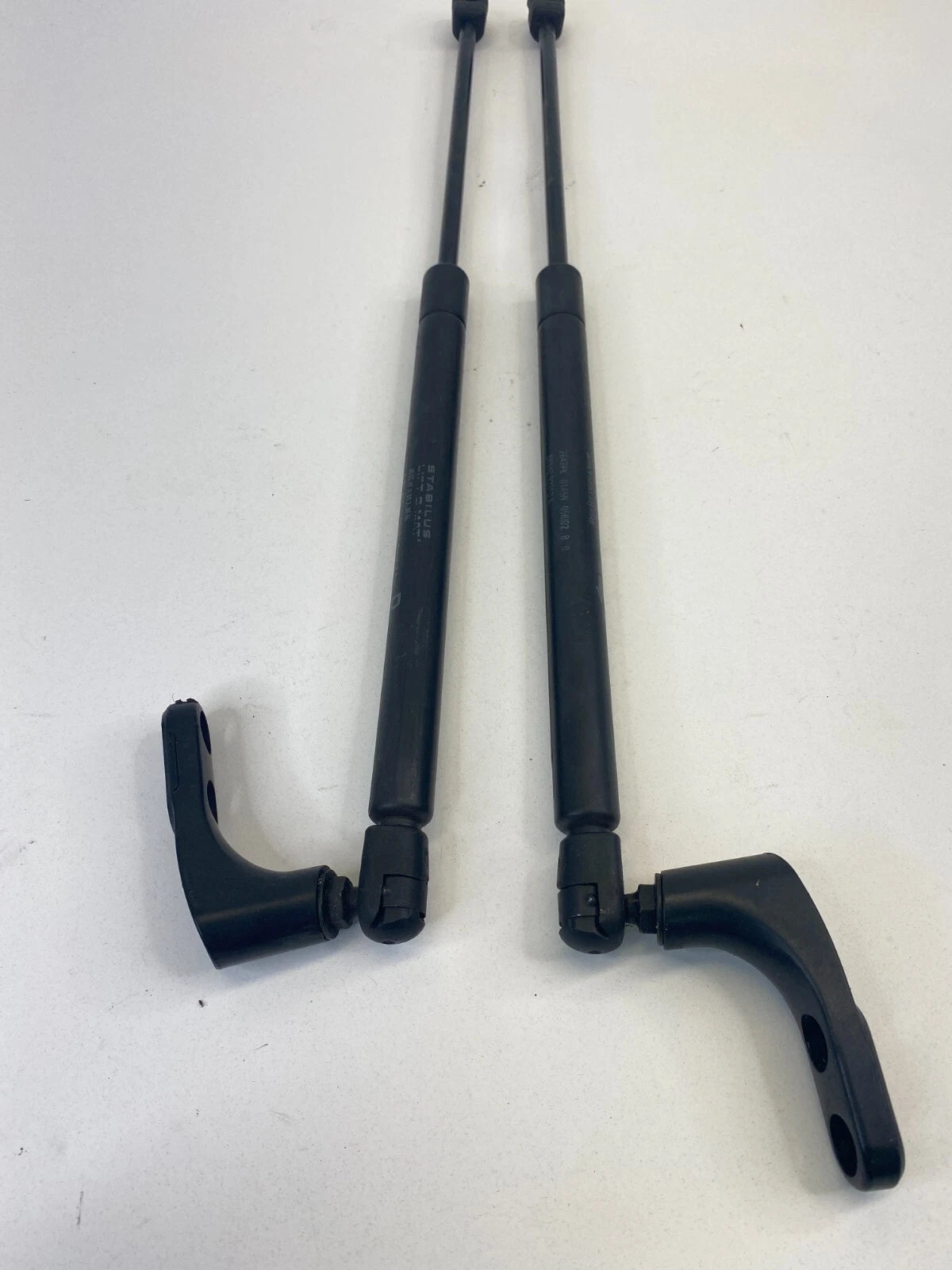 2003 2004 TOYOTA MATRIX REAR TRUNK BACK LIFT CYLINDER SUPPORT SET 68930-02010