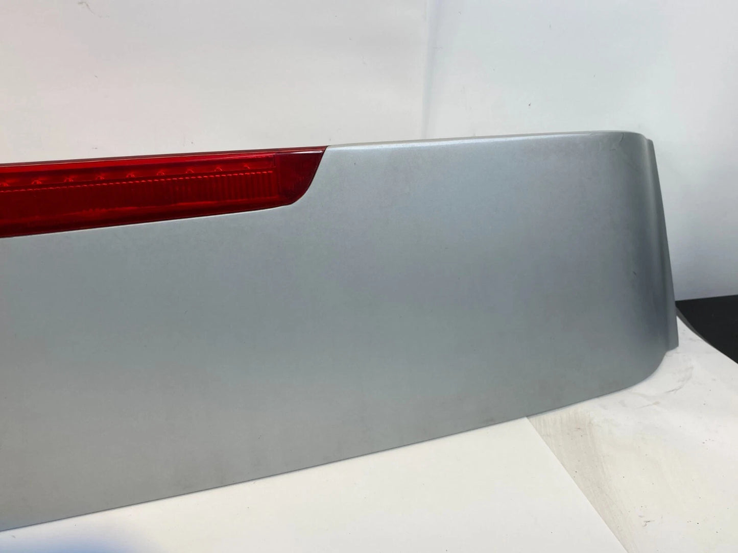 08-11 HYUNDAI ACCENT HATCHBACK REAR TRUNK SPOILER W/ 3RD BRAKE LIGHT 87210-1E200