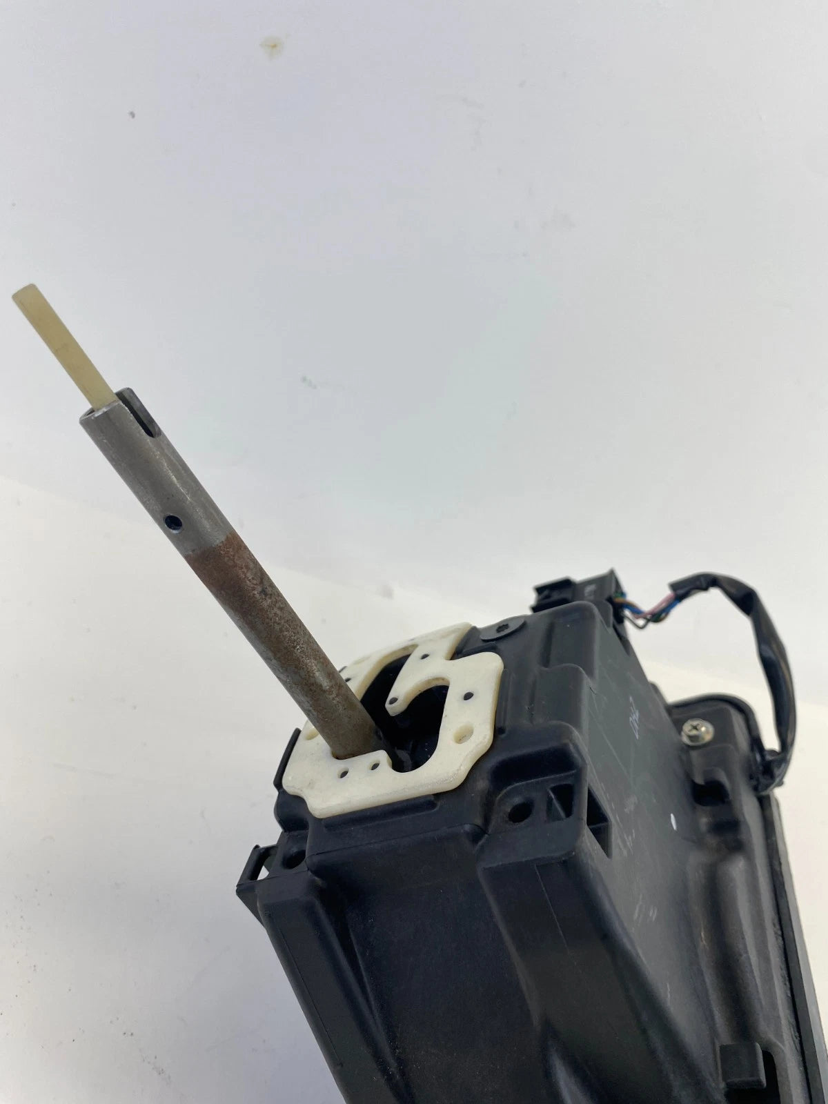 2009-2014 Cadillac CTS Automatic Transmission Gear Shifter Shift Lever Selector