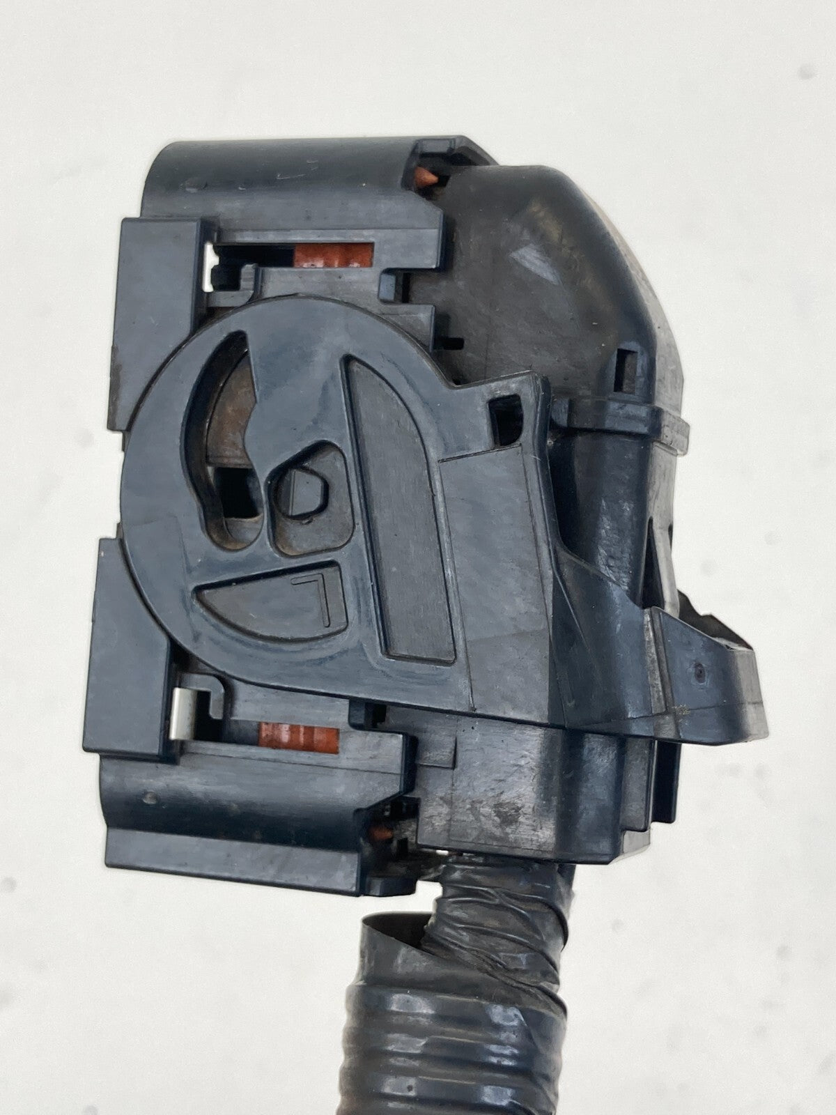 2008-2012 Nissan Rogue AWD 2.5L AT ABS Anti Lock Brake Pump Connector Plug OEM