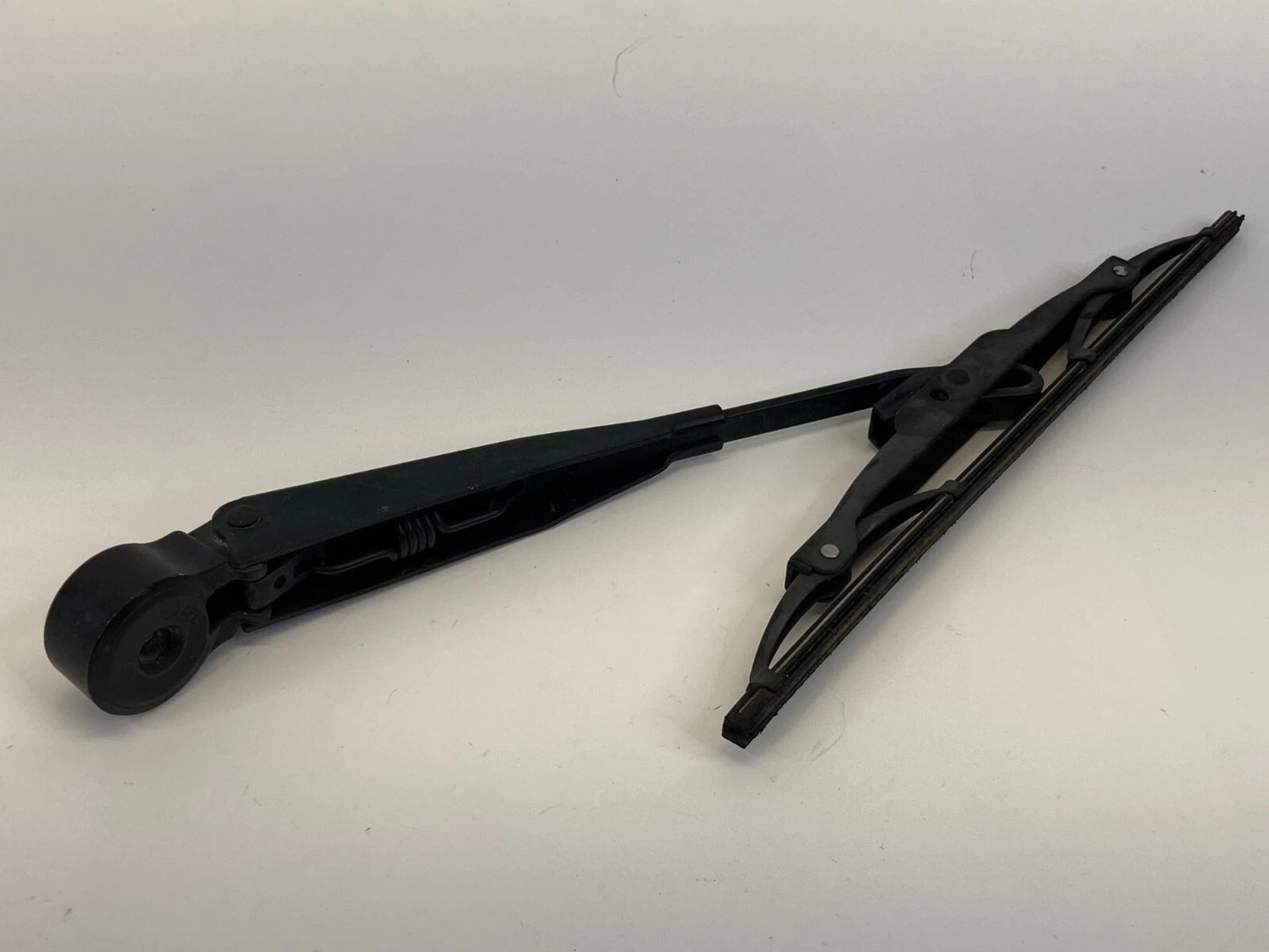 2007-2012 DODGE CALIBER REAR WINDSHIELD WIPER ARM ASSEMBLY BLADE OEM 05303787AD
