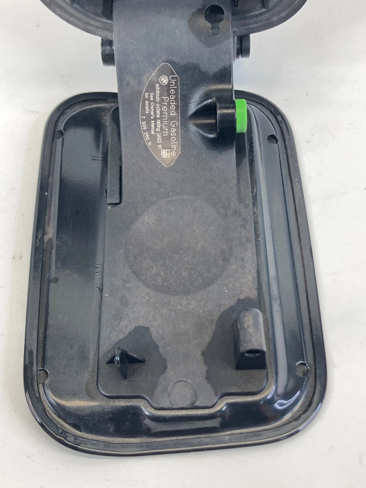 2004-2007 BMW 525I SEDAN FUEL GAS TANK DOOR FILLER LID COVER OEM 7183712