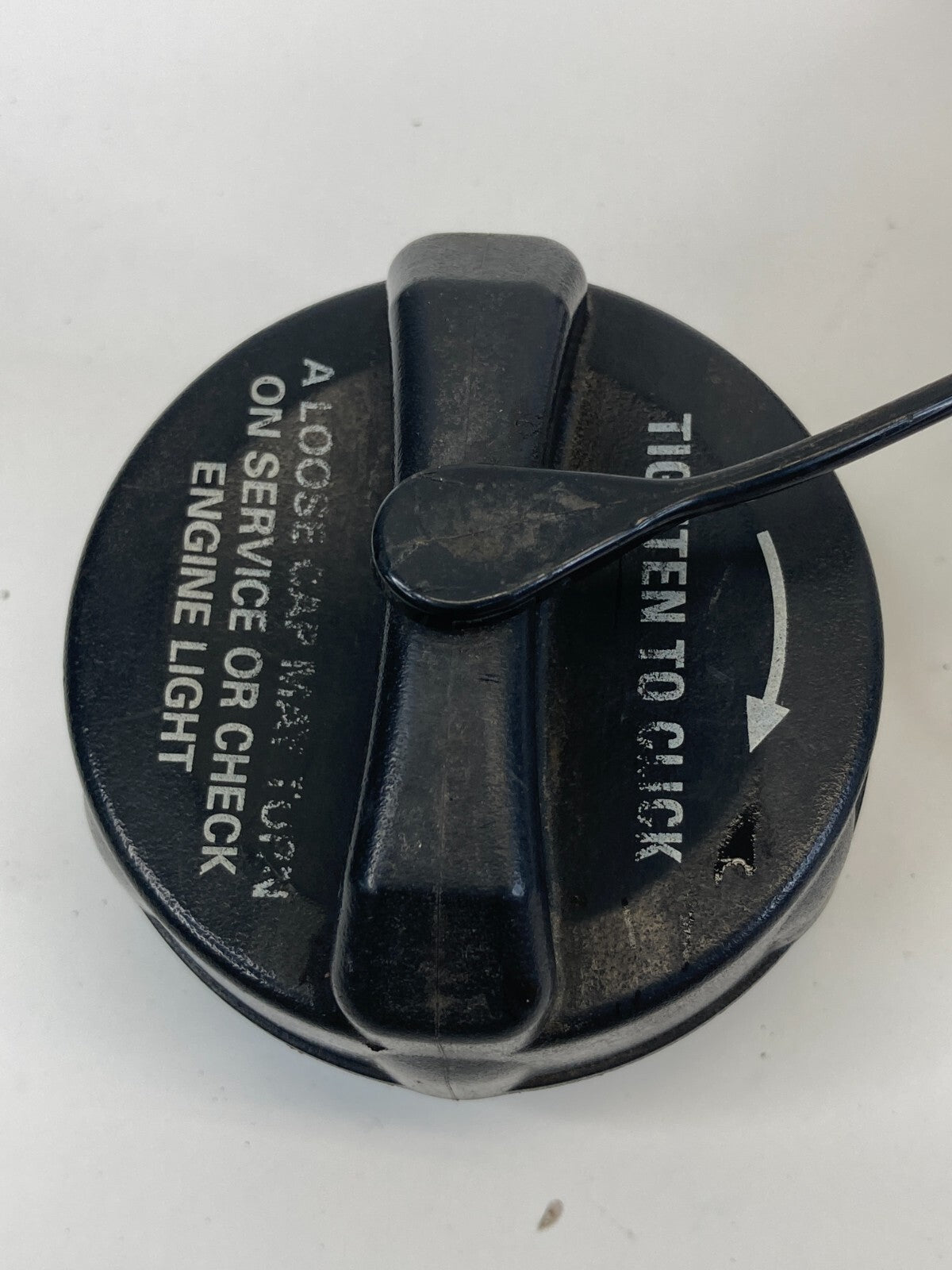 04-08 Chrysler PT Cruiser Wagon Fuel Filler Door Gas Lid Cover w/ Cap 05067387AA