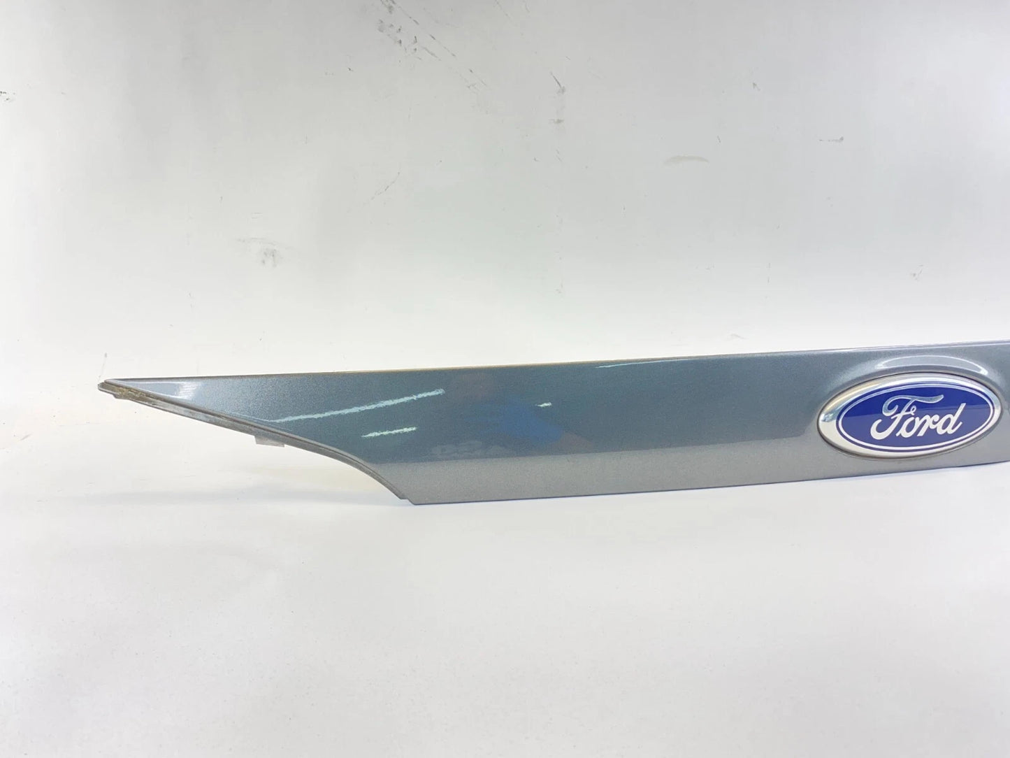 12-14 FORD FOCUS SEDAN REAR TRUNK LID MOLDING TRIM HANDLE EMBLEM BM51F43404 OEM
