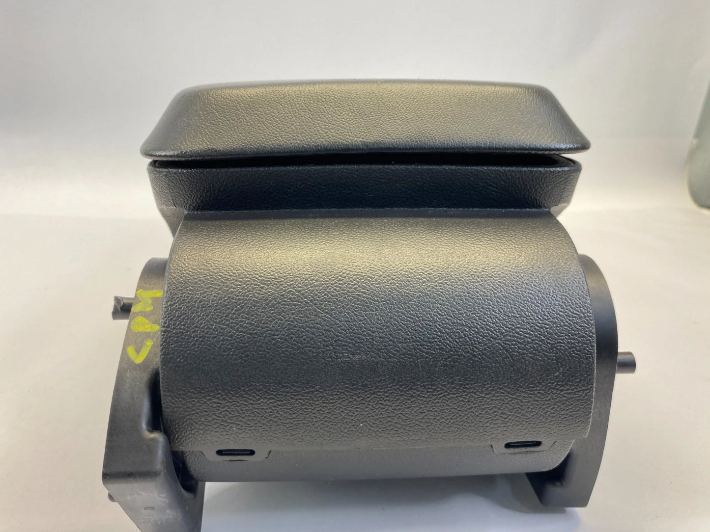 2006-2009 PONTIAC TORRENT FRONT CENTER CONSOLE LID ARMREST ASSEMBLY BLACK OEM
