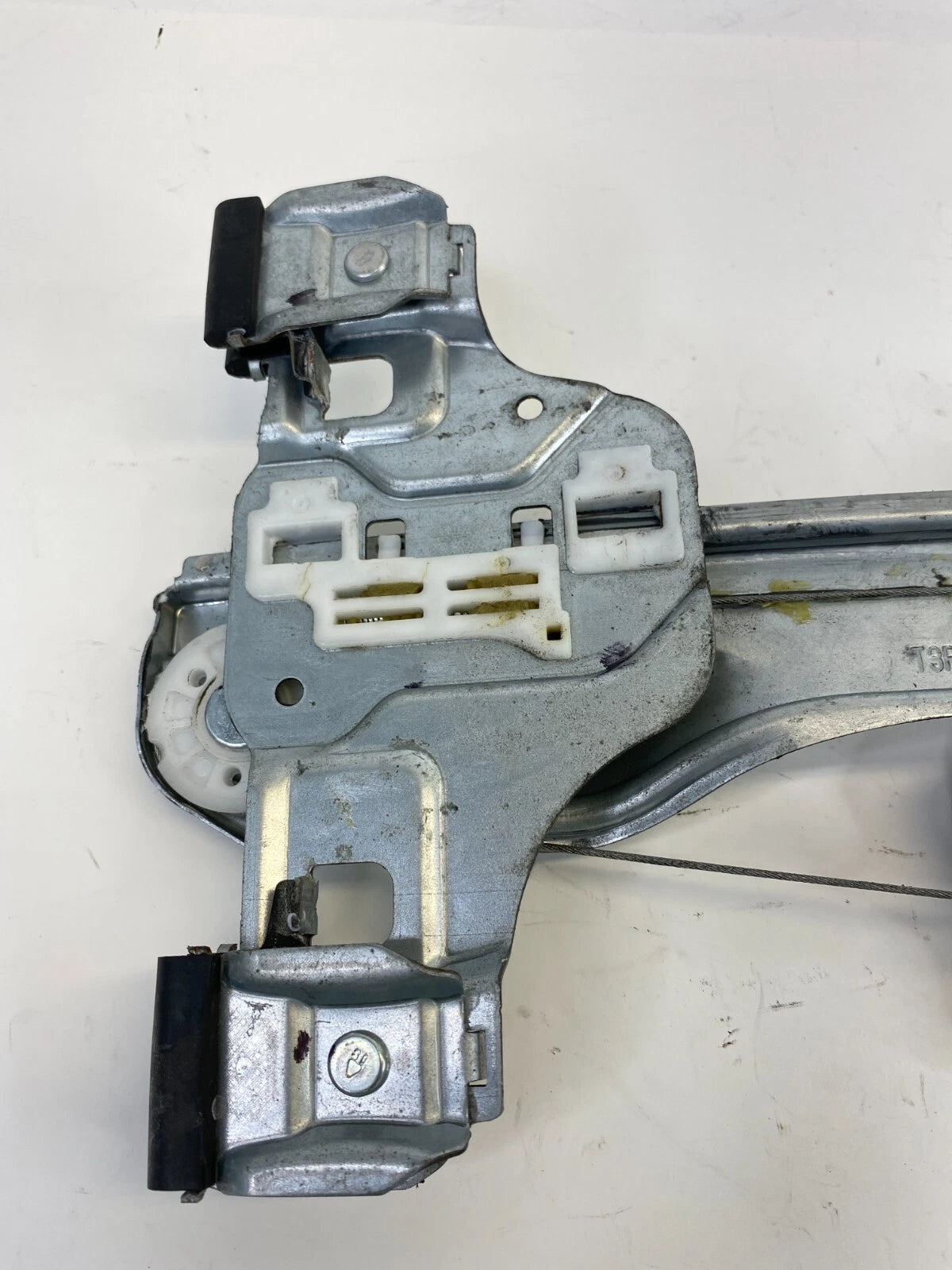 13-20 CHEVROLET SONIC REAR LEFT DOOR POWER WINDOW REGULATOR W/ MOTOR 98820-J305