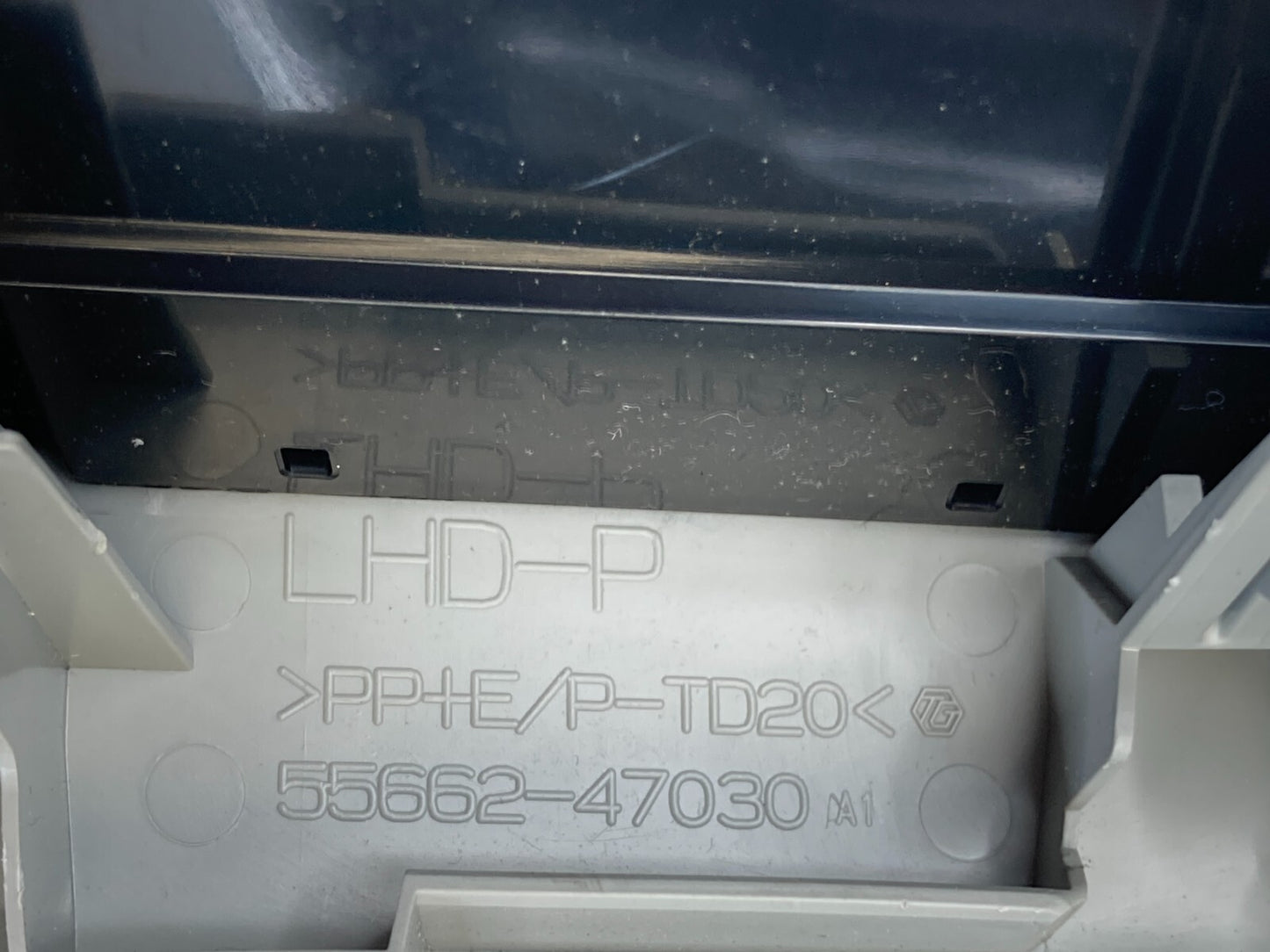 2012-2015 Toyota Prius Dash Right Side Air Vent Grille Outlet 55662-47030 OEM