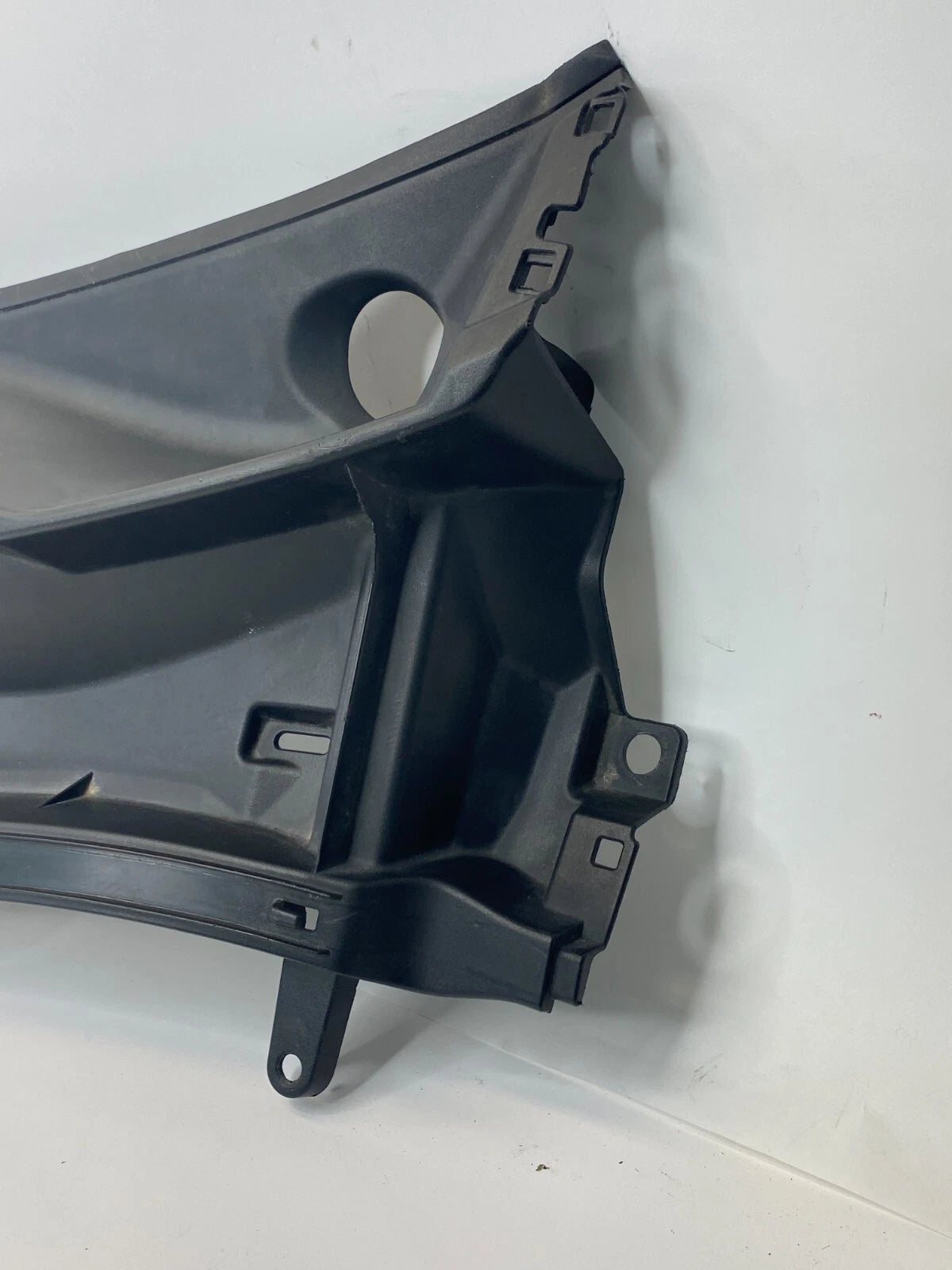 2013-2015 LEXUS IS250 FRONT BUMPER GRILLE BRACKET 55708-53060 OEM