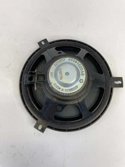 2002-2007 JEEP LIBERTY DOOR PANEL AUDIO SOUND SPEAKER ASSY 05091020AB OEM