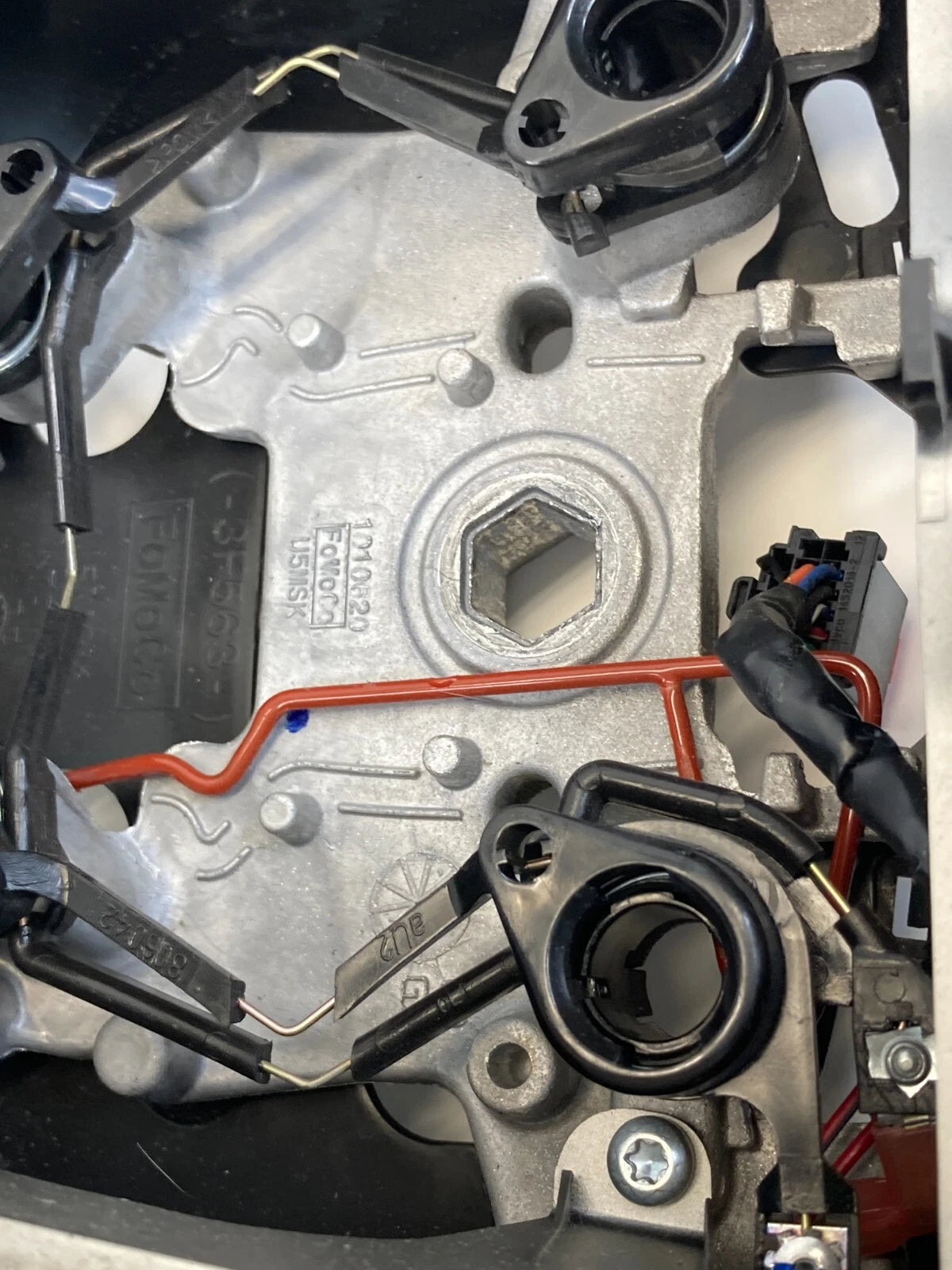 09-12 FORD FLEX STEERING WHEEL W/ CRUISE PHONE CONTROL & WOOD TRIM 8A83-3F563