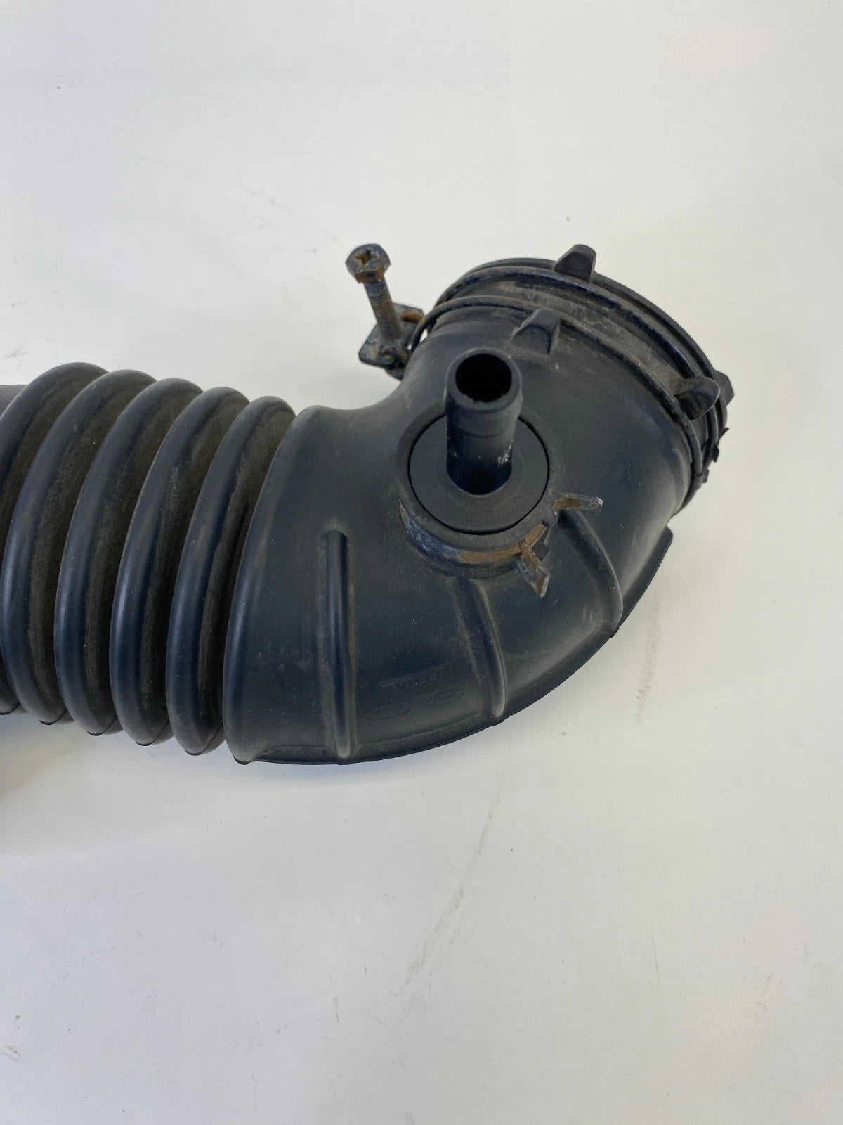 2012 2013 2014 HYUNDAI ACCENT 1.6L L4 AIR INTAKE TUBE HOSE RESONATOR DUCT OEM