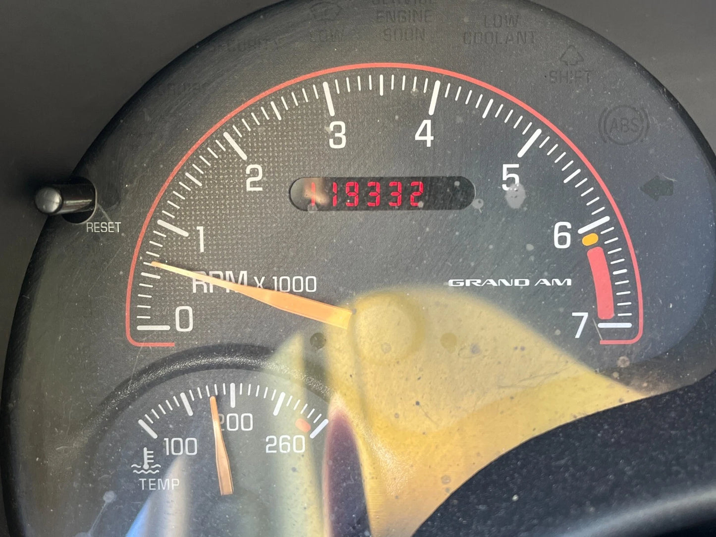 00-05 PONTIAC GRAND AM DASH SPEEDOMETER INSTRUMENT CLUSTER 119K MILES 09383052