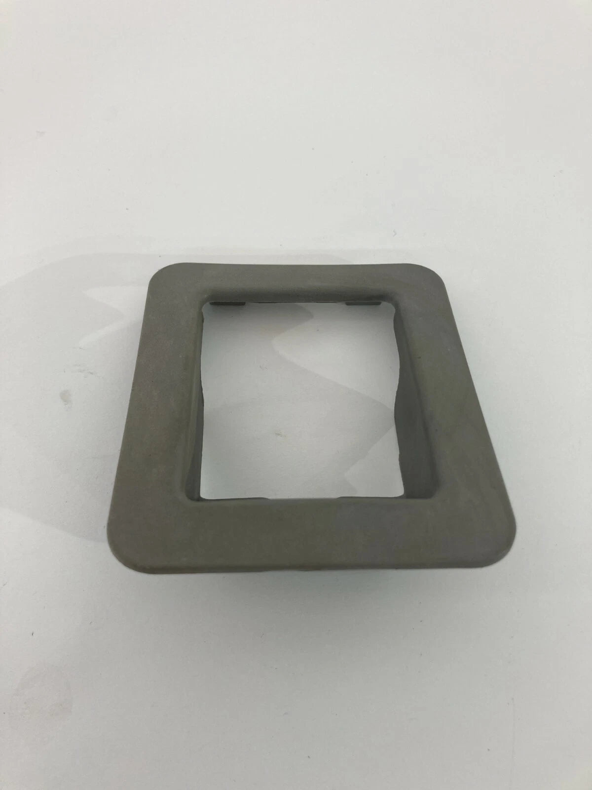 2007 07 HYUNDAI ACCENT HATCHBACK REAR SEAT COVER TRIM BEZEL OEM