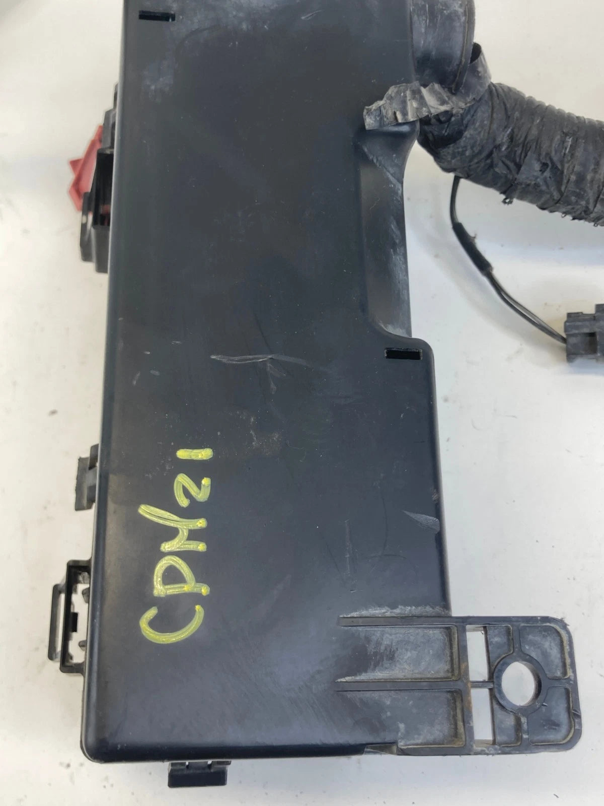 03-05 CHRYSLER PT CRUISER 2.4L A/T ENGINE FUSE RELAY BOX JUNCTION BLOCK ASSY OEM