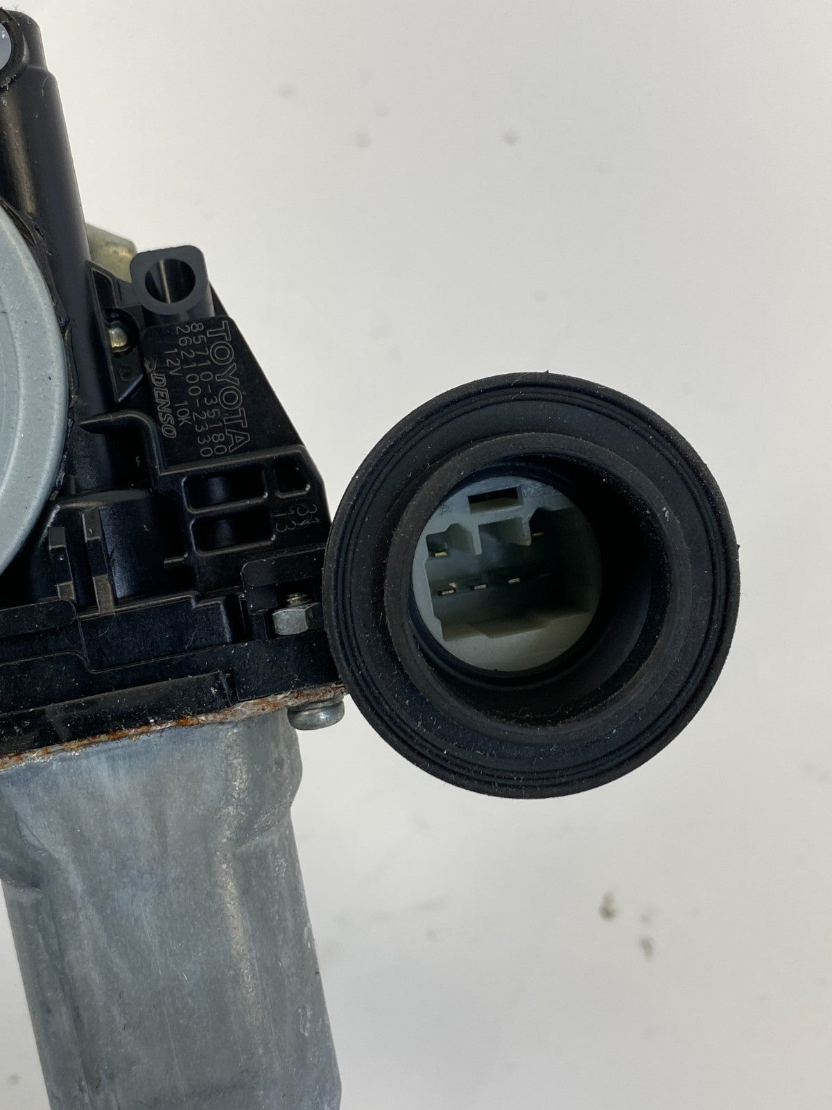 2004-2009 Toyota Prius Rear Right Door Window Regulator W/ Motor 85710-35180