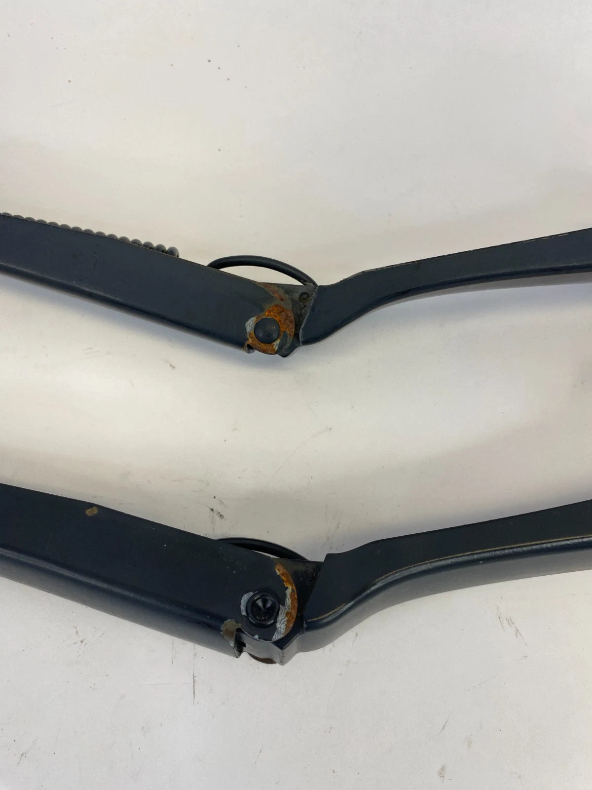 2012-2018 FORD FOCUS FRONT LEFT & RIGHT WINDSHIELD WIPER ARMS PAIR SET OEM