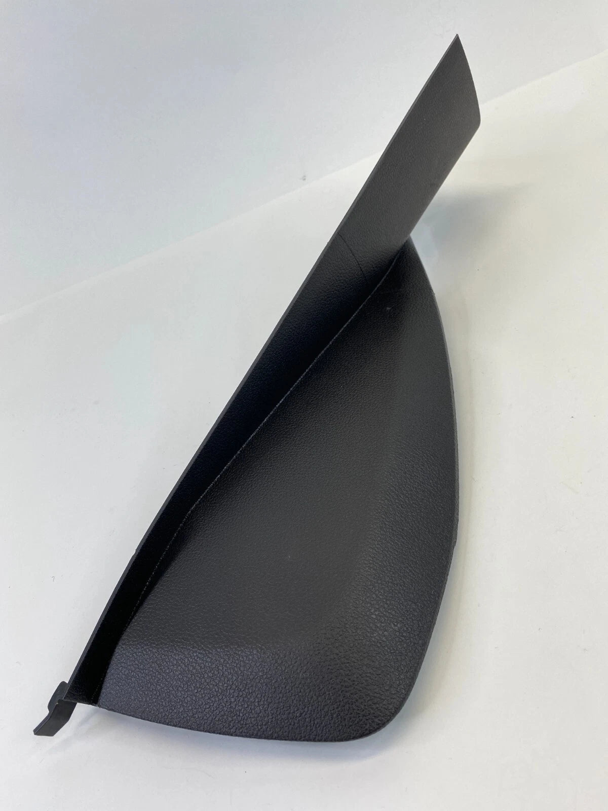 2013-2019 FORD ESCAPE RIGHT PASSENGER SIDE DASH END CAP COVER CJ54-S044C60-ADW