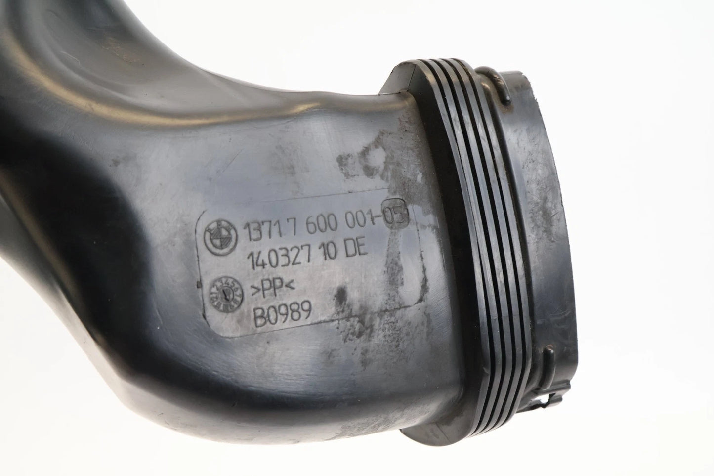 08-10 BMW 535I 528I 3.0L AIR CLEANER INTAKE DUCT HOSE TUBE PIPE 13717600001 OEM