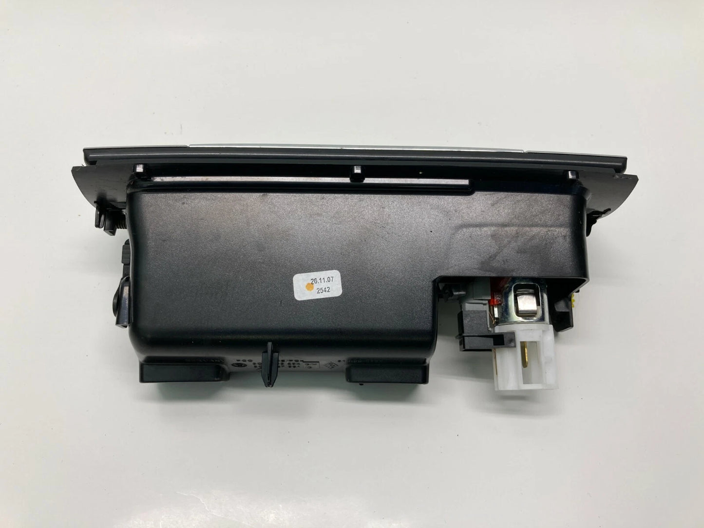 2006-2010 VOLKSWAGEN PASSAT CENTER CONSOLE DASH ASHTRAY ASSEMBLY 3C0857961