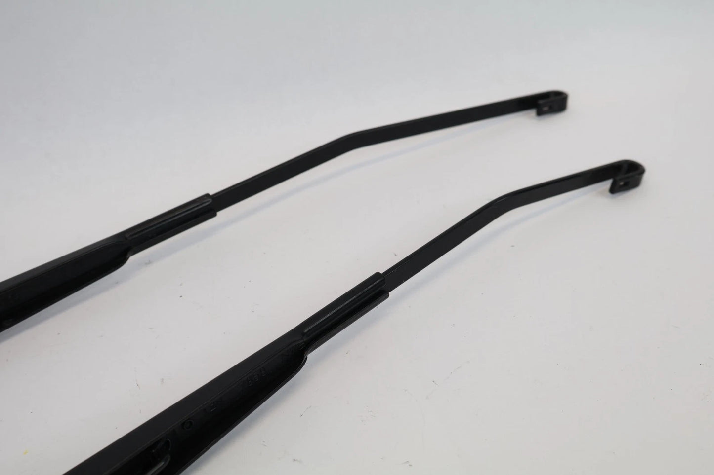 2011-2013 JEEP GRAND CHEROKEE FRONT WINDSHIELD WIPER ARM LEFT & RIGHT SET OEM