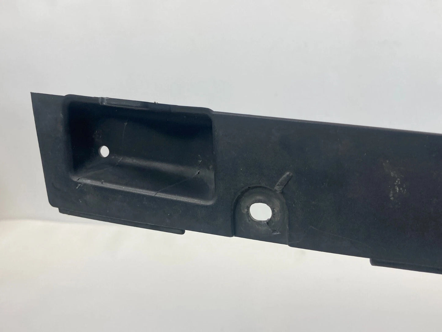 2009-2011 CHEVROLET AVEO5 FRONT BUMPER UPPER RETAINER PANEL COVER 96813745 OEM